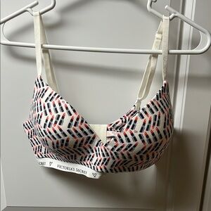 Victoria's Secret Wireless Tshirt Bra, 36D, Lipstick